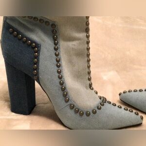 Privileged high heels 👠